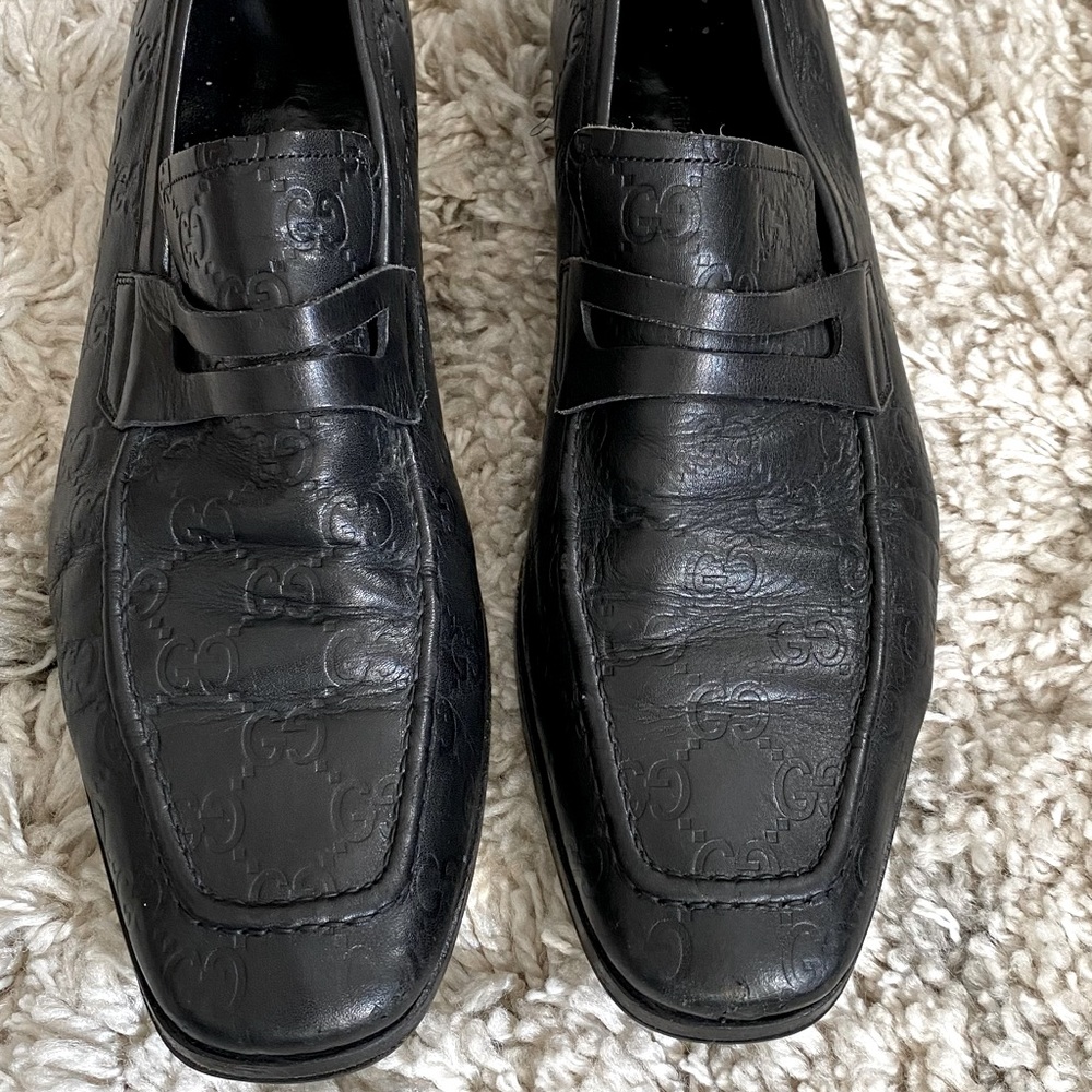 Gucci Monogram loafers size 7 1/2D